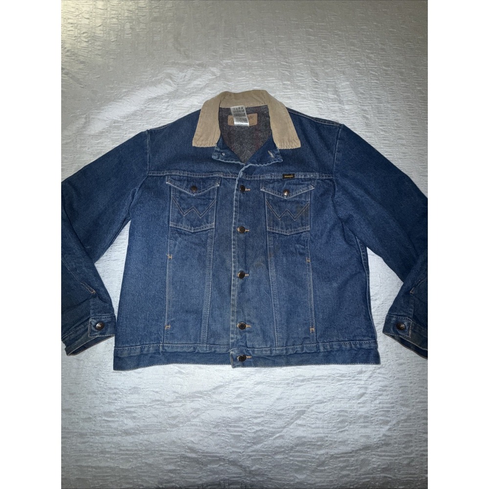 VTG Wrangler Denim Jacket Trucker Coat size 44 74260PW Flannel blanket Mens Barn